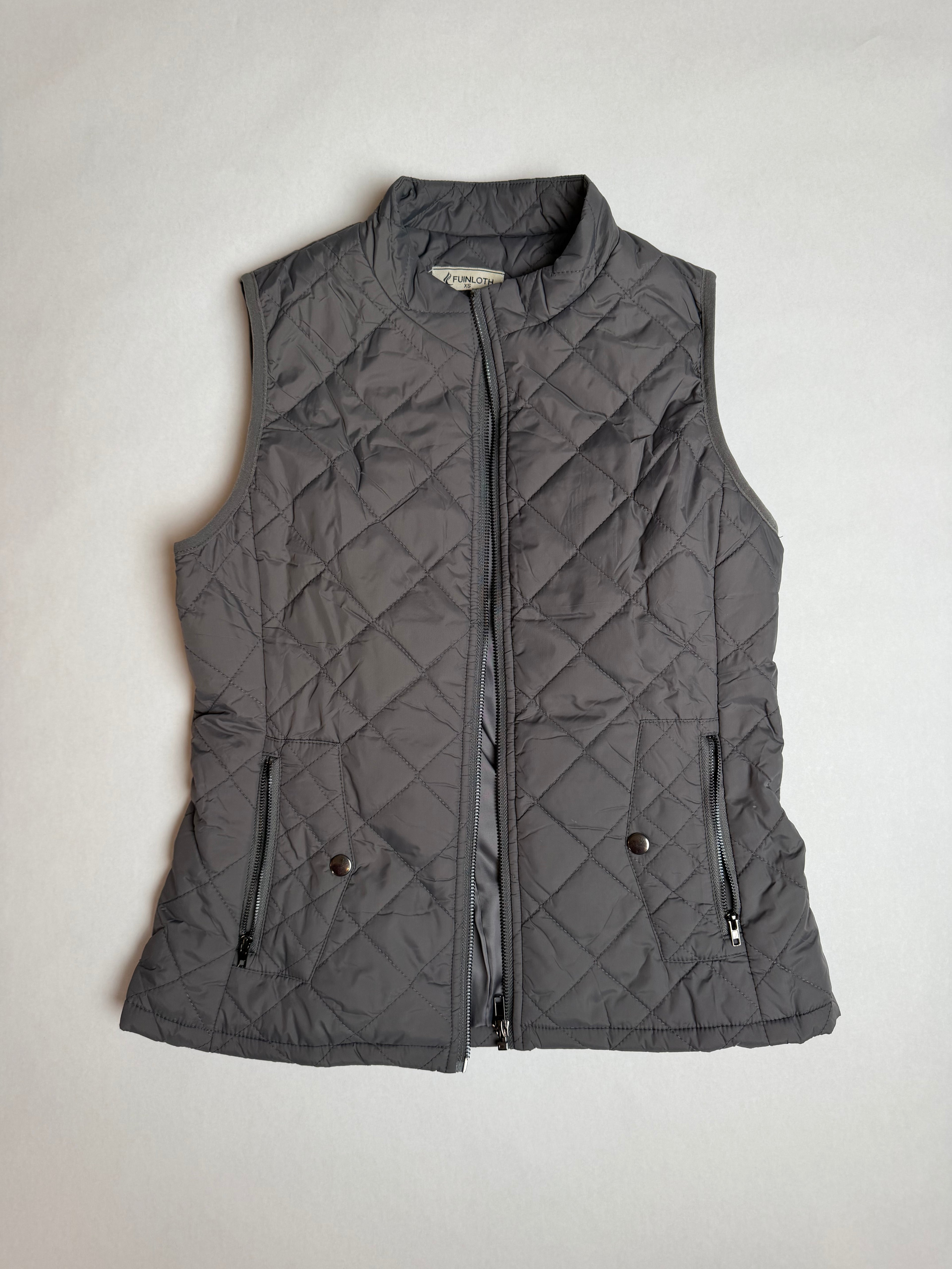 Fuinloth diamond-quilted charcoal vest, front